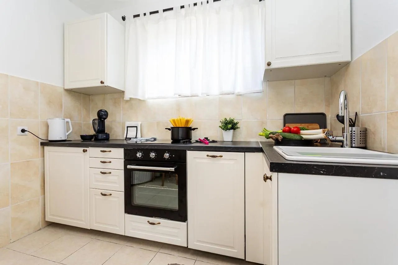Apartment Magnolia Šilo