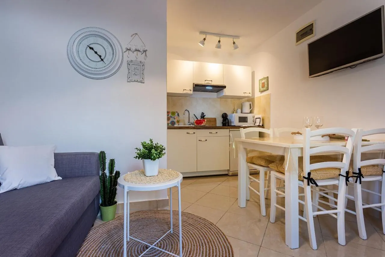 Apartment Magnolia Šilo