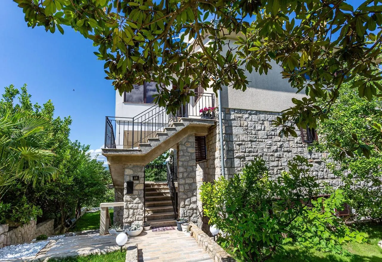 Apartment Magnolia Silo  Croatia